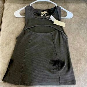 Buckle keyhole top NWT